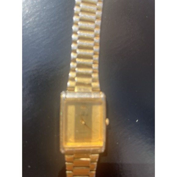 Vintage Lorus Gold Tone Quartz Watch 16mm For Ladies - Picture 9 of 11